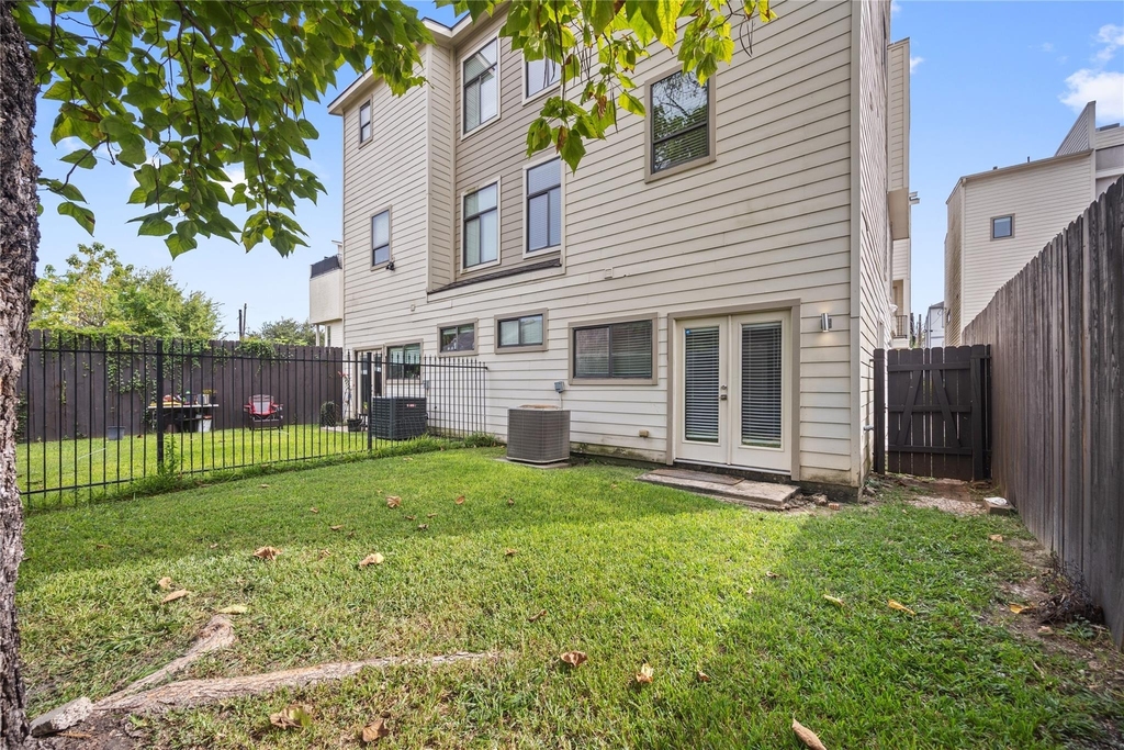 2311 Mcilhenny Street - Photo 6