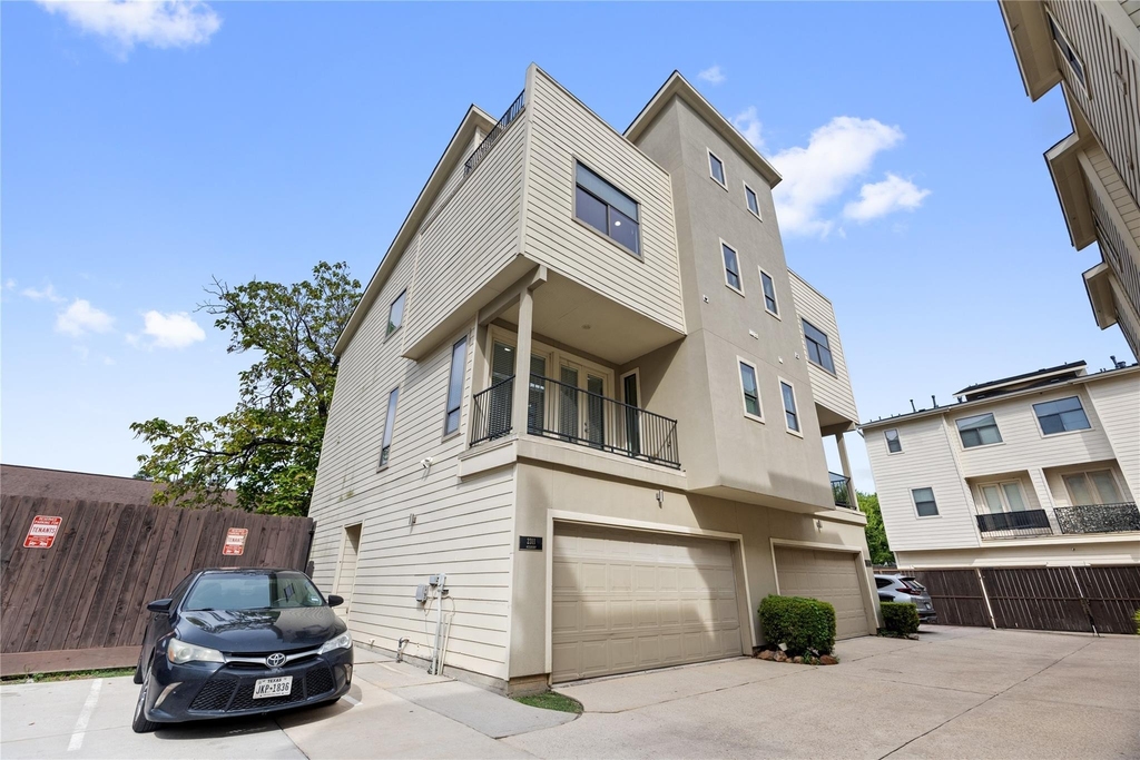 2311 Mcilhenny Street - Photo 0