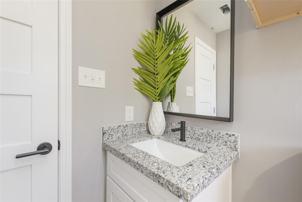 707 Hamon Drive - Photo 6
