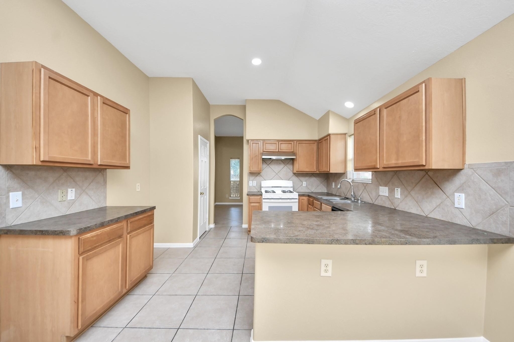 8431 Taraglen Court - Photo 8
