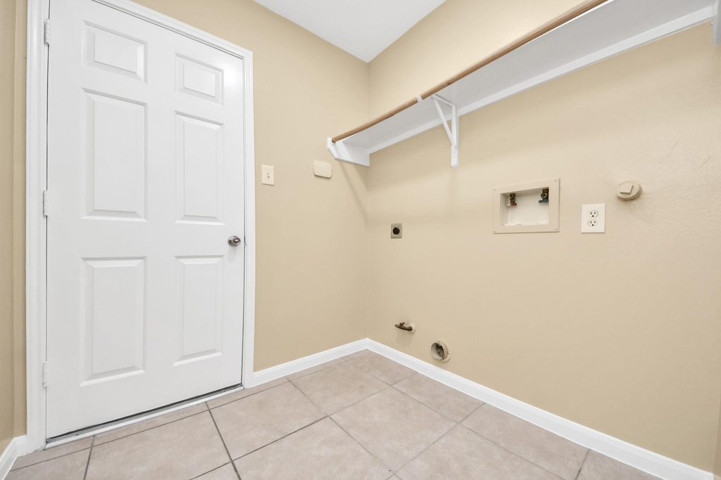 8431 Taraglen Court - Photo 18