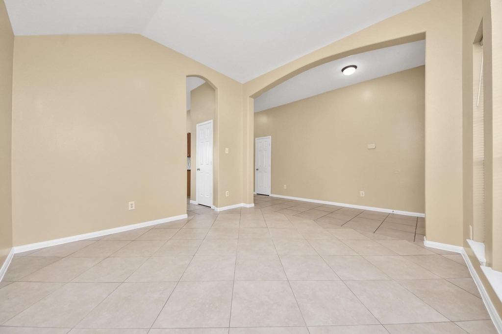 8431 Taraglen Court - Photo 5