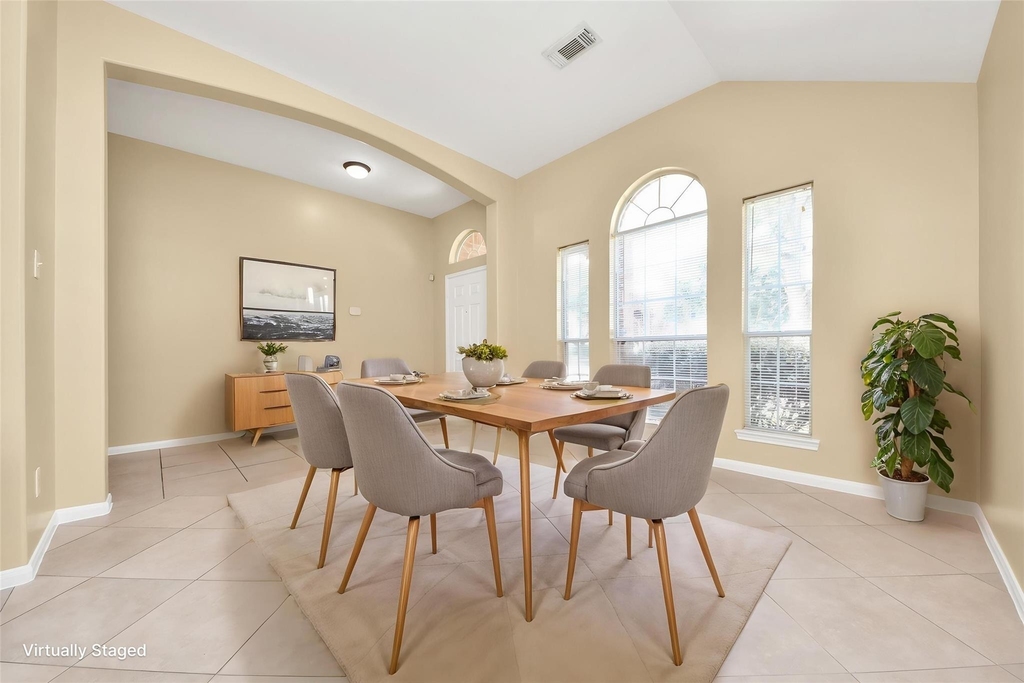 8431 Taraglen Court - Photo 4