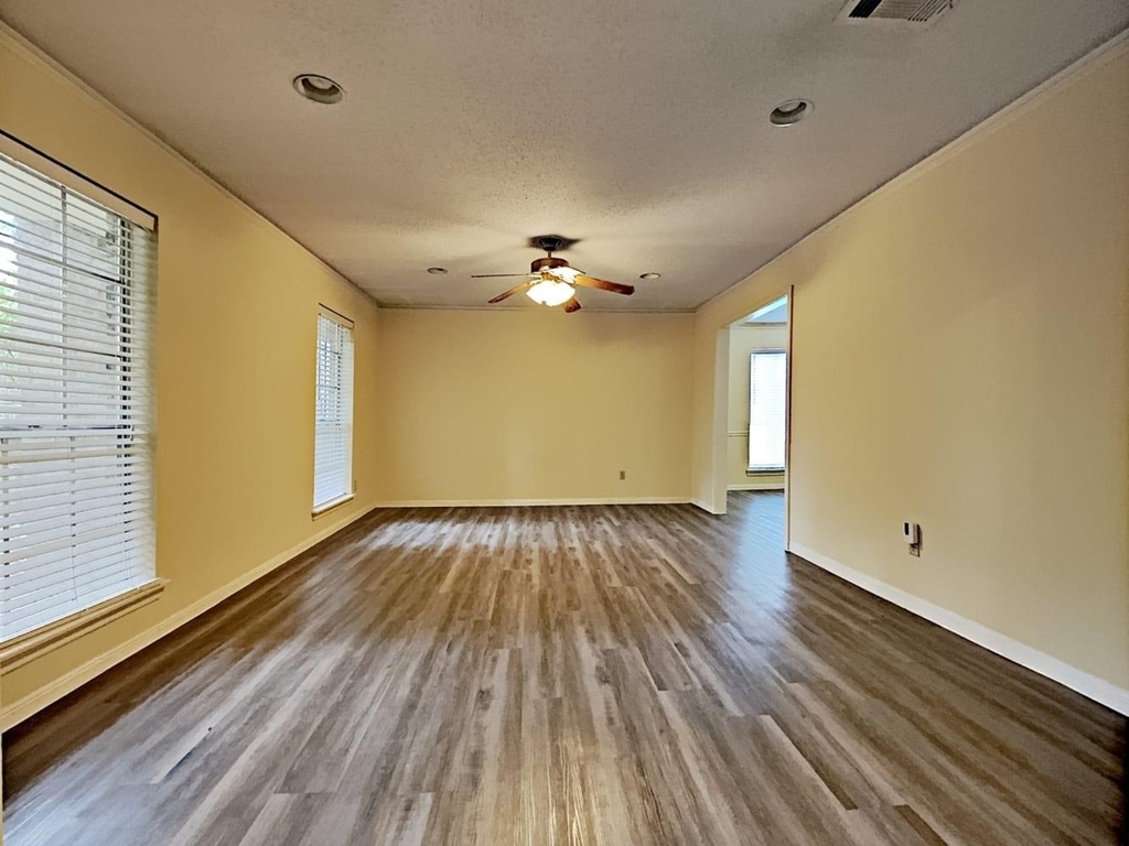 5910 Theall Road - Photo 1