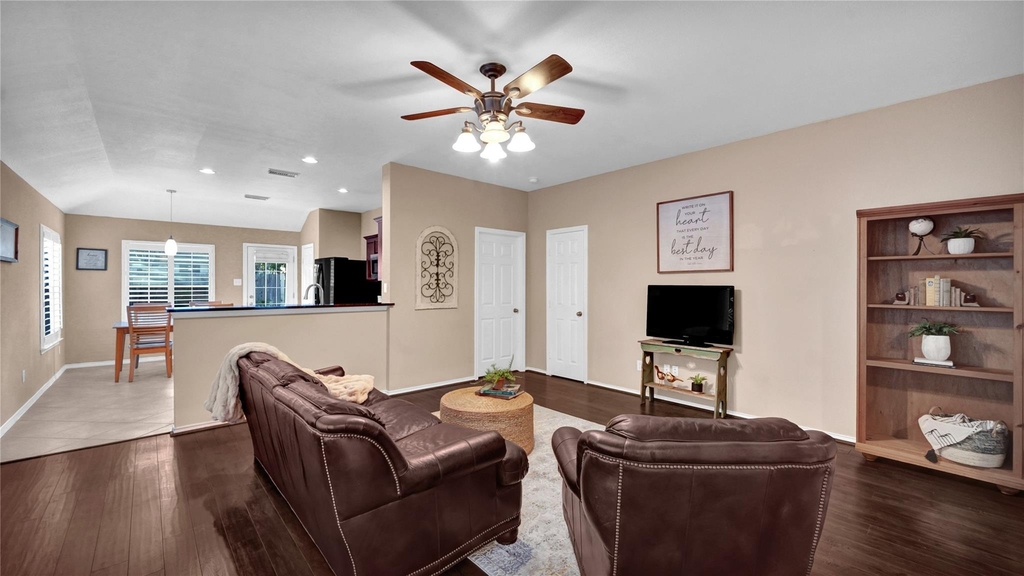 2411 Colonial Springs Lane - Photo 6