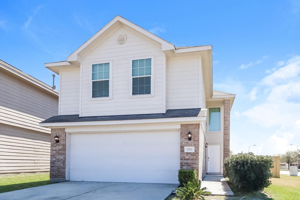 2702 Shearwater Bend Drive - Photo 0