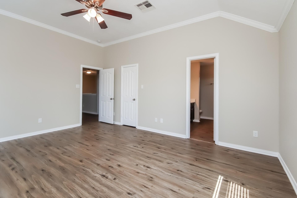 2702 Shearwater Bend Drive - Photo 9
