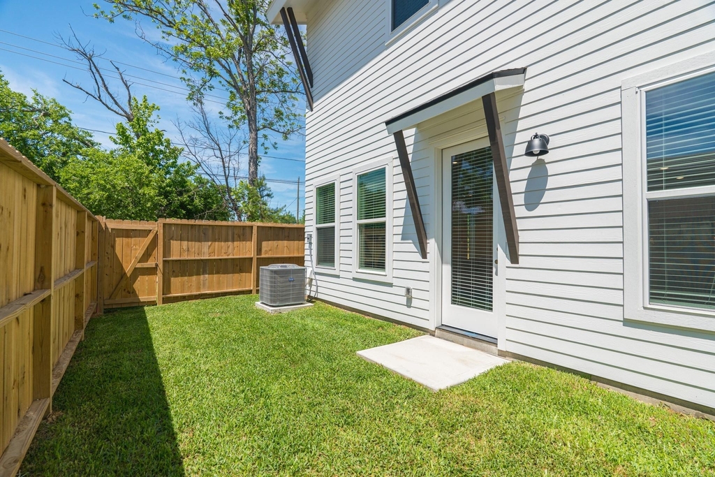 7613 Victory Reserve Street - Photo 37