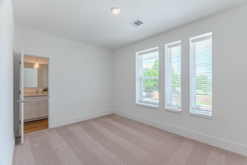 7613 Victory Reserve Street - Photo 18