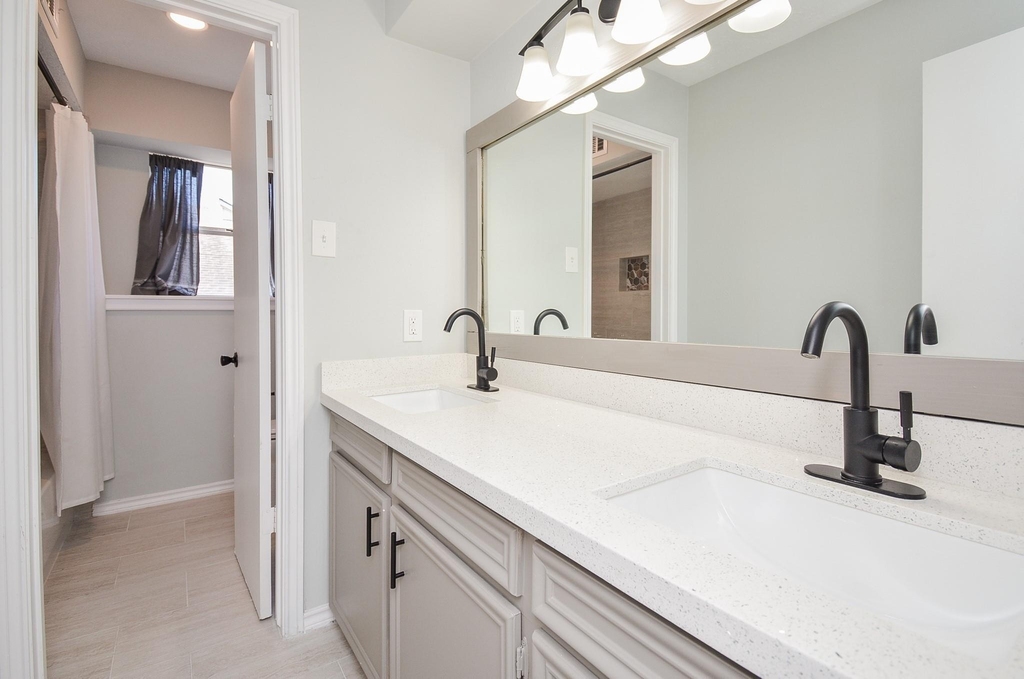 16505 Cornwall Street - Photo 22