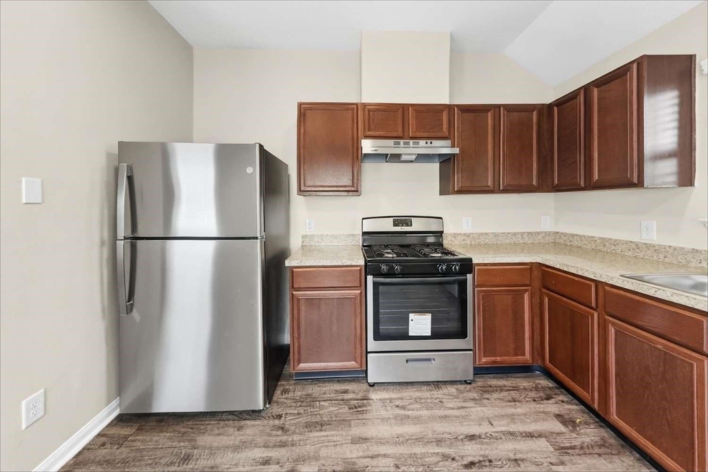 8574 Chaletford Drive - Photo 4