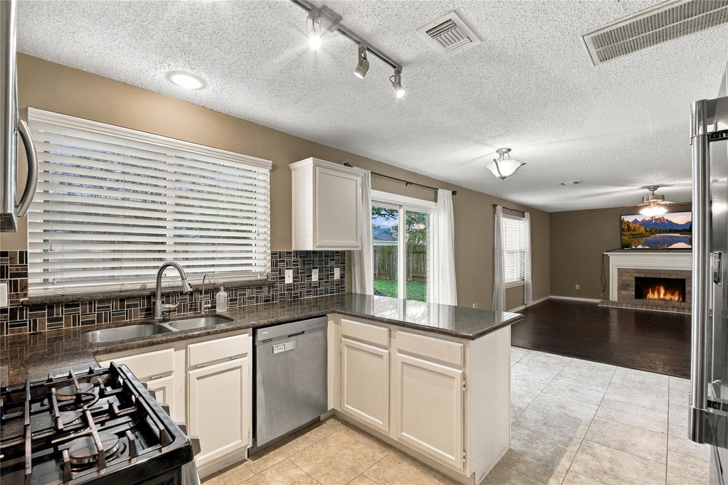 21218 Park Willow Drive - Photo 7