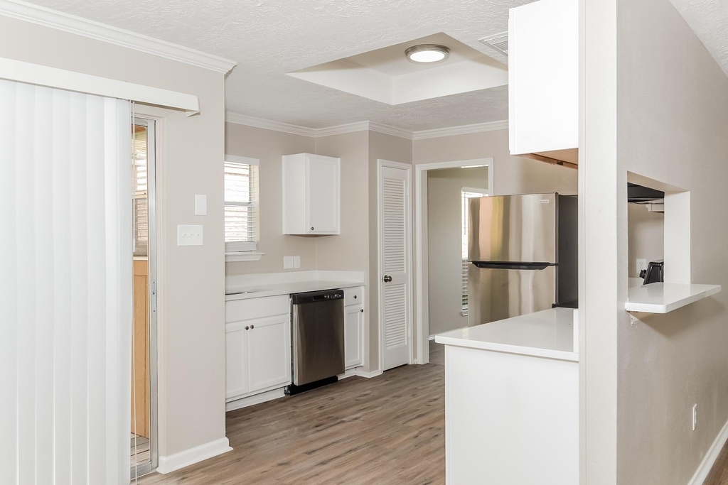 6926 Bullinger Drive - Photo 4