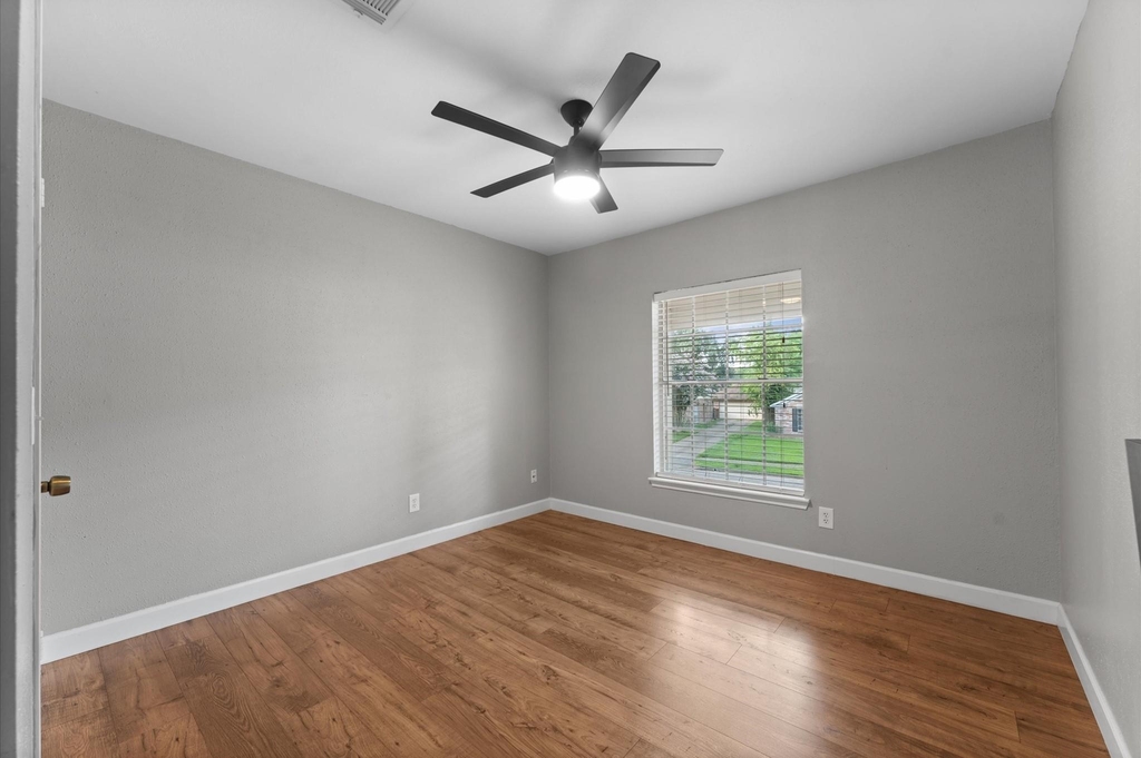 16338 Hickory Point Road - Photo 20