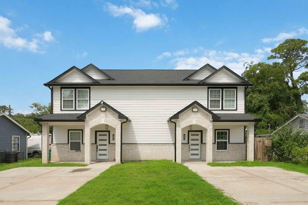 5709 Annunciation Street - Photo 0
