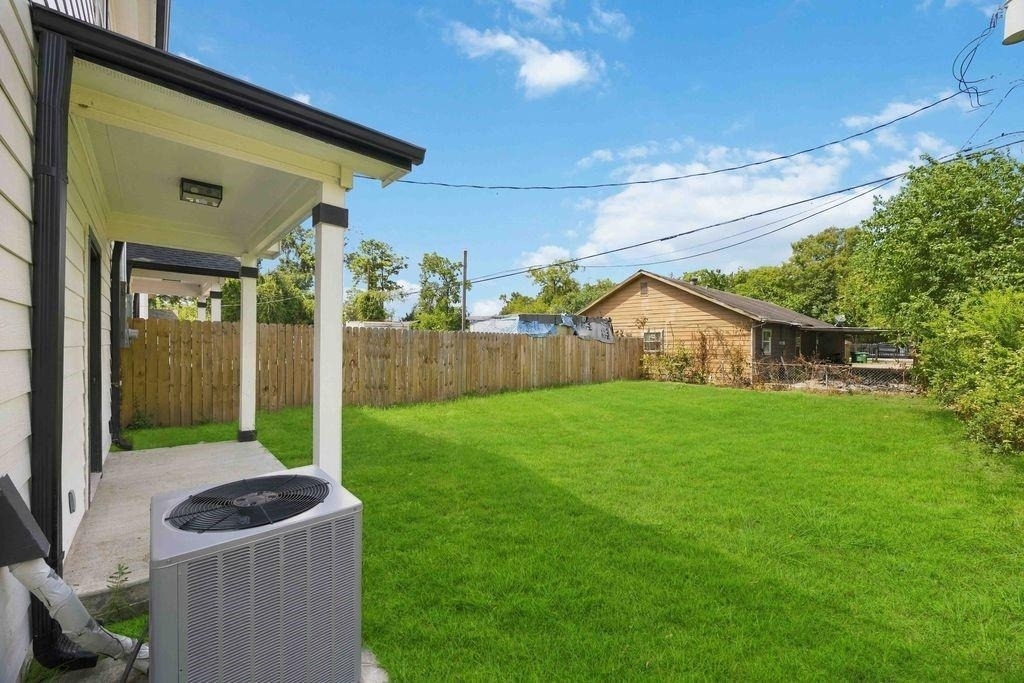 5709 Annunciation Street - Photo 23