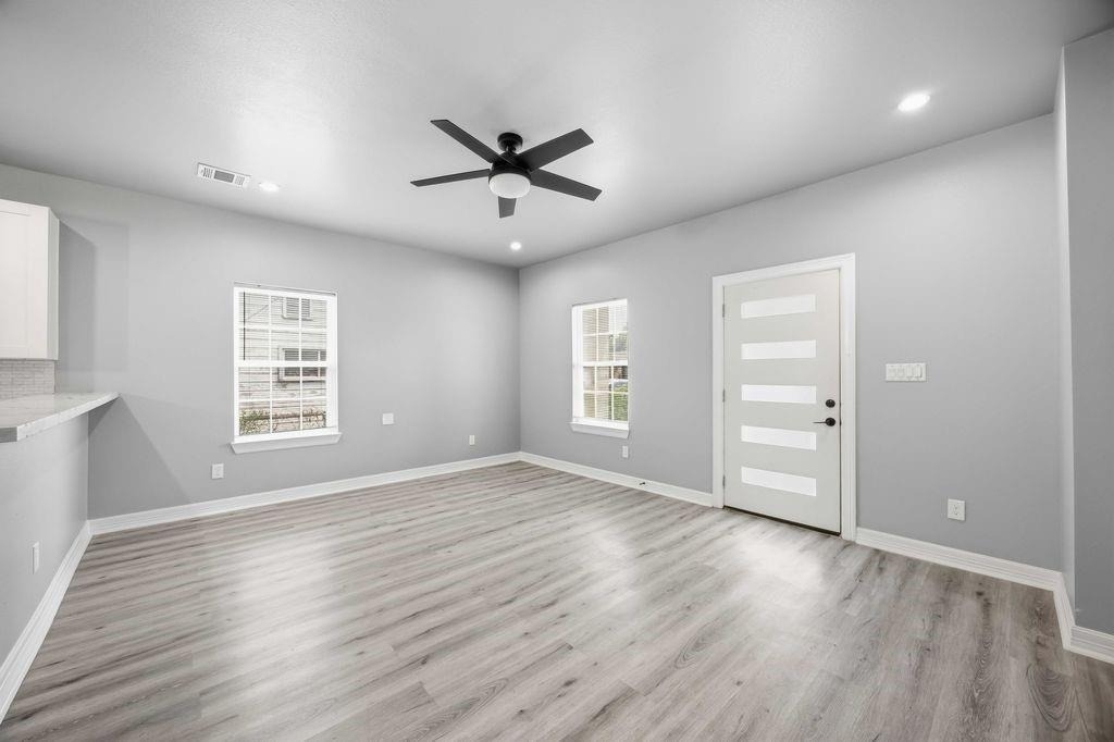 5709 Annunciation Street - Photo 3
