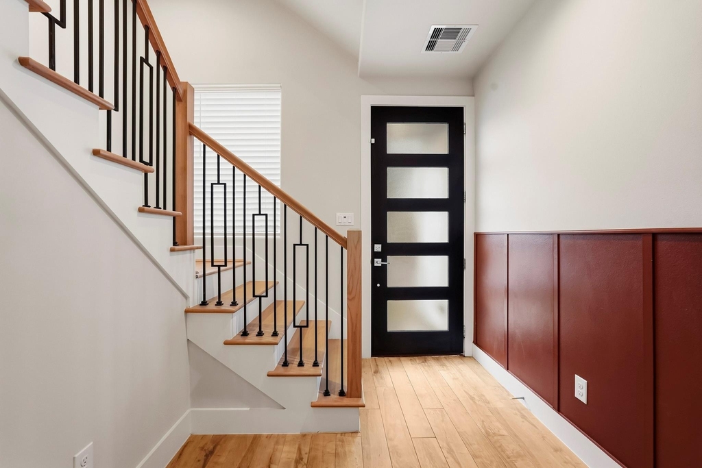 3109 Arlington Street - Photo 2