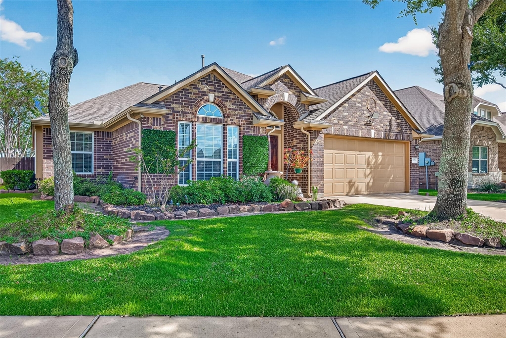 6138 Wickshire Drive - Photo 0