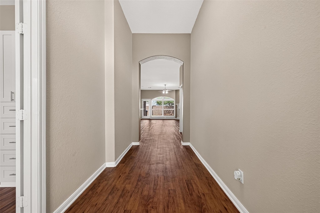 6138 Wickshire Drive - Photo 10