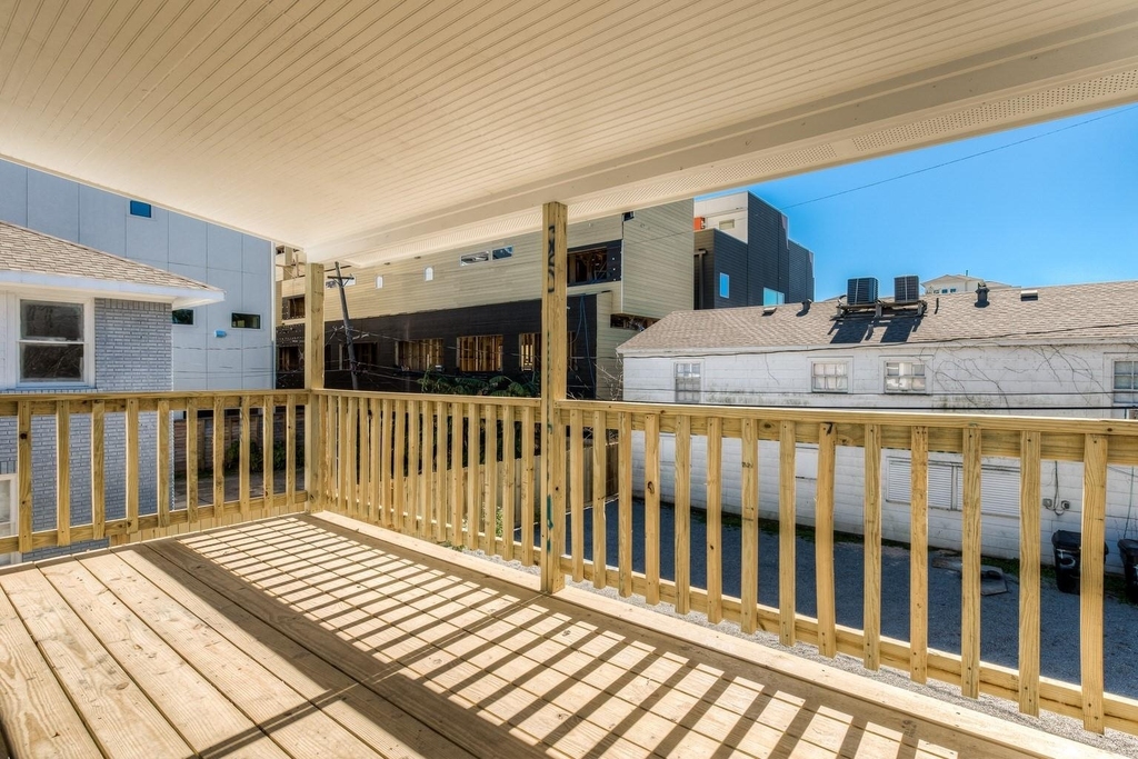 519 W Clay Street - Photo 3