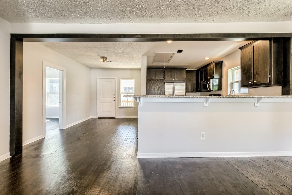 519 W Clay Street - Photo 5