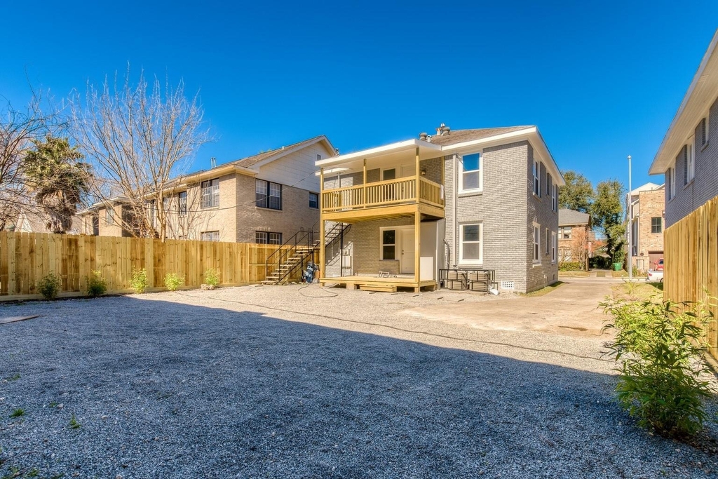 519 W Clay Street - Photo 23