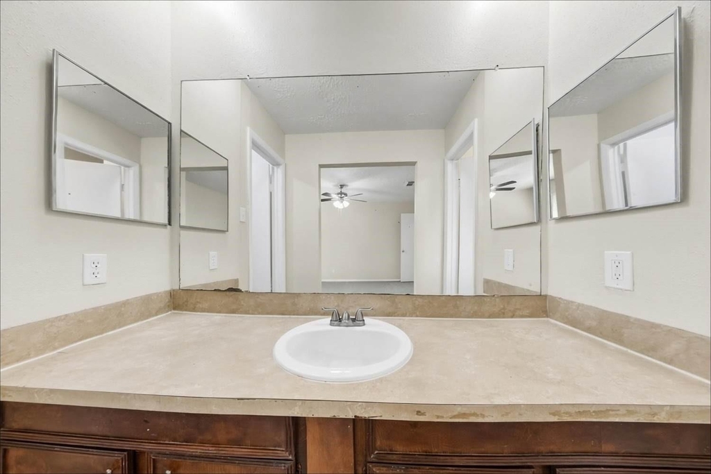 4226 Burkegate Drive - Photo 11