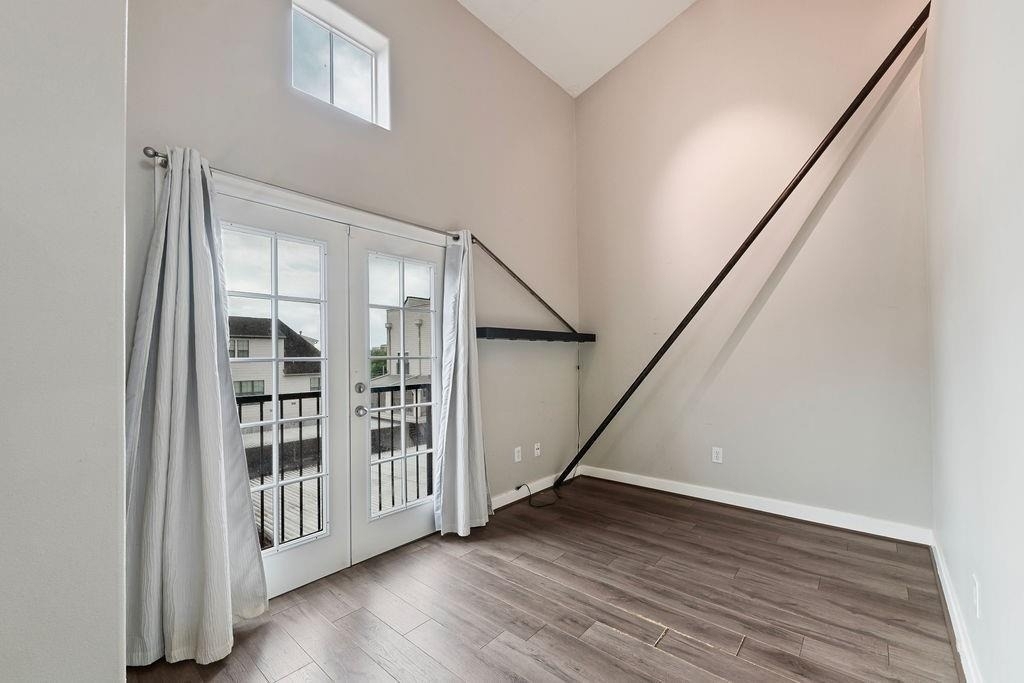 1616 Elgin Street - Photo 11
