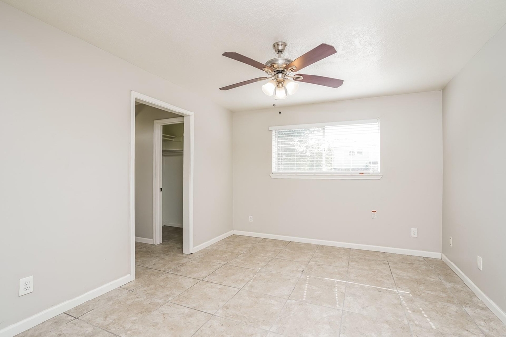 2515 Village Circle Drive - Photo 8