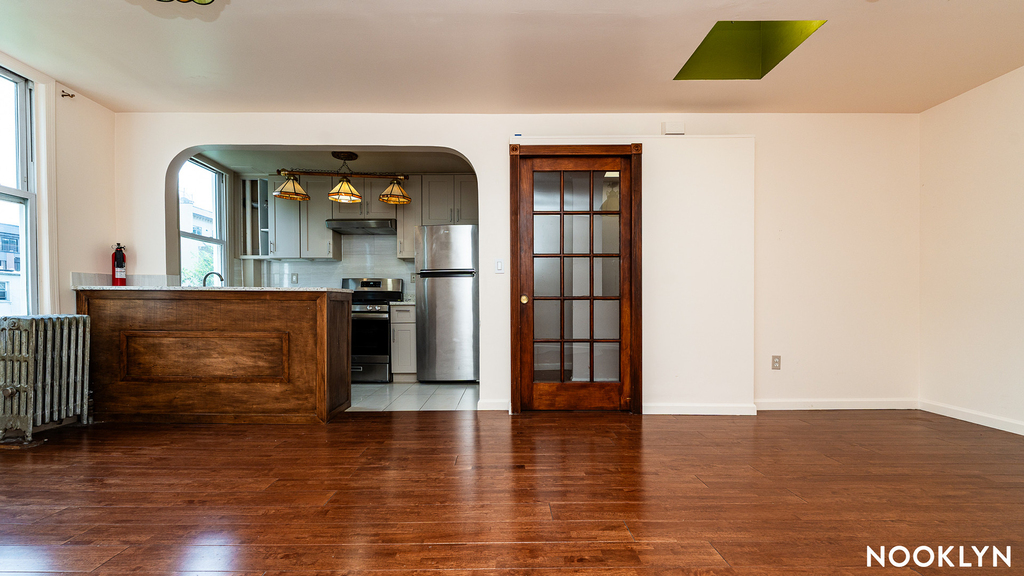 28 Kossuth Pl - Photo 4