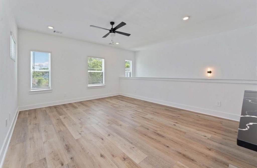 8023 Cora Street - Photo 9