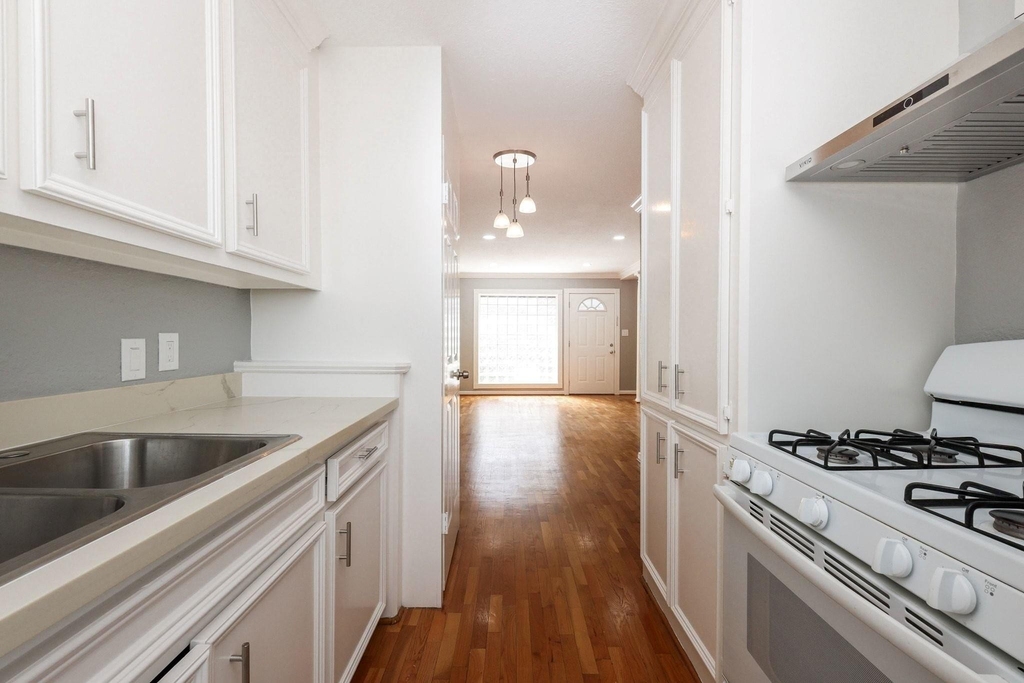 2919 Wentworth Street - Photo 6