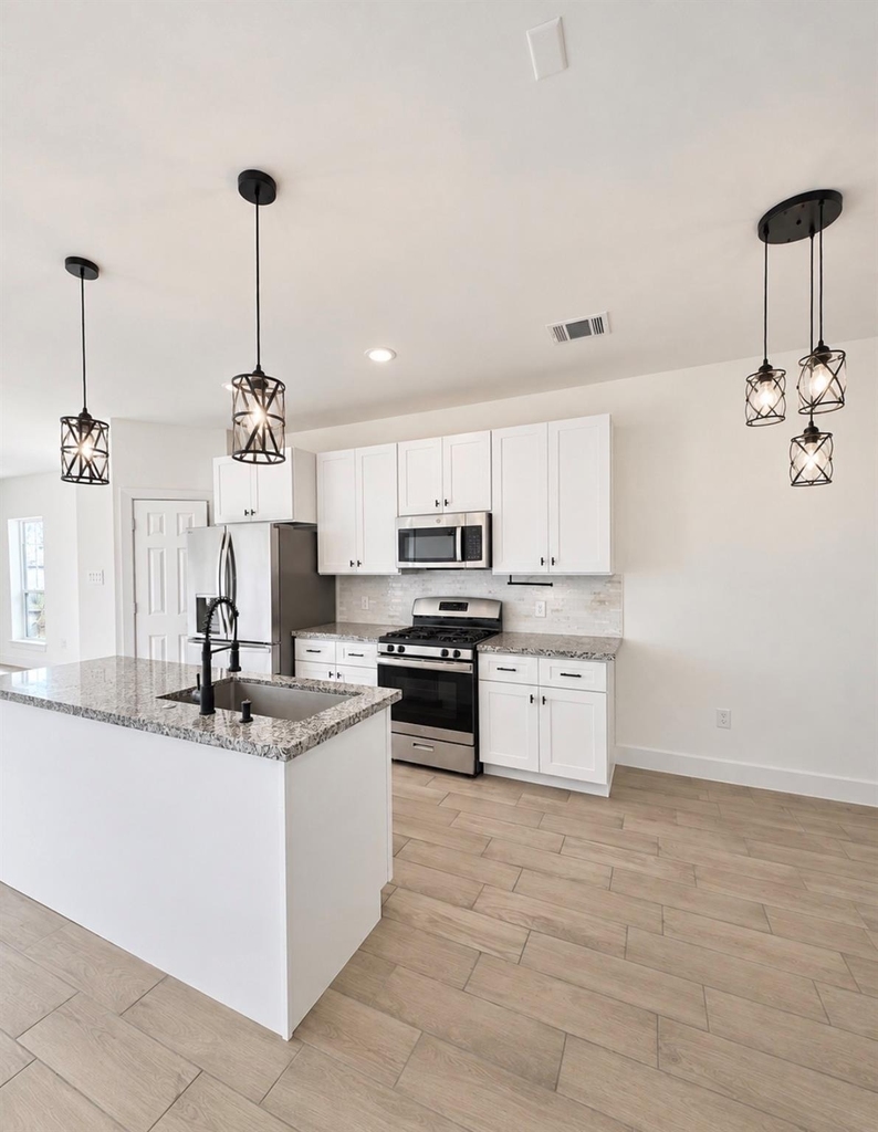 8312 Prairie View Drive - Photo 4