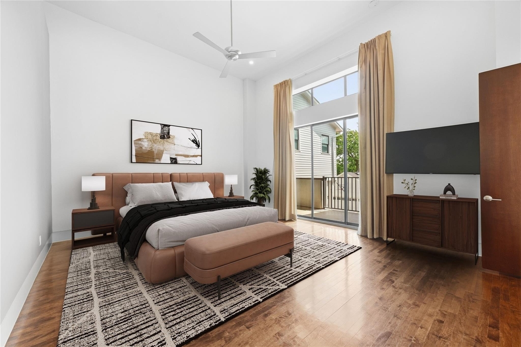734 E 8th Street - Photo 10