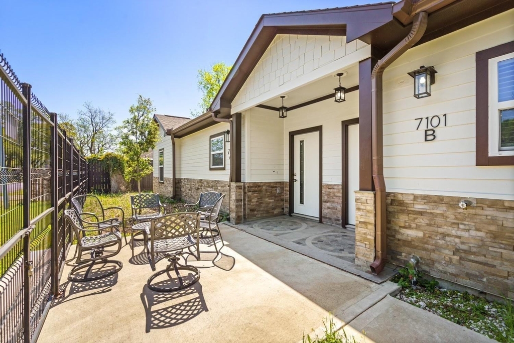 7101 Foster Street - Photo 0