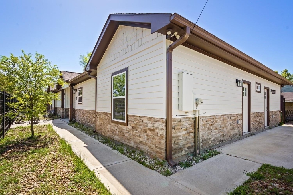 7101 Foster Street - Photo 1