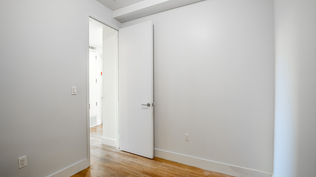 40 Malcolm X Blvd - Photo 3