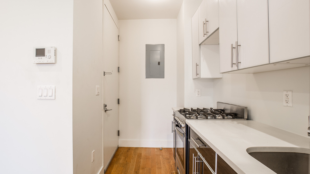 40 Malcolm X Blvd - Photo 2