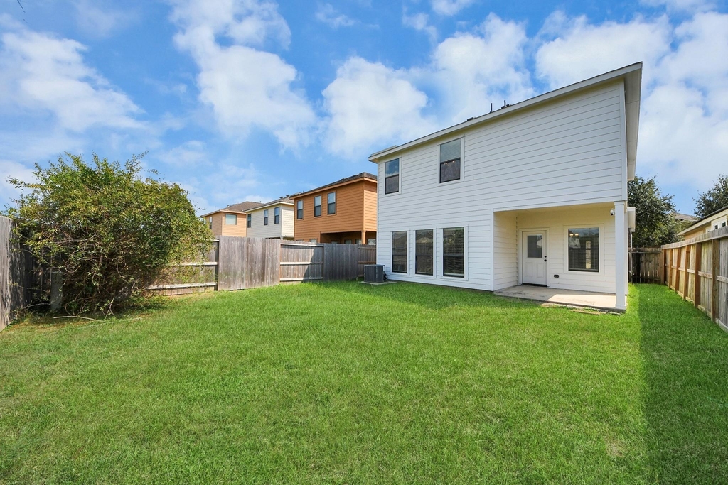 18314 Amalfi Coast Drive - Photo 4