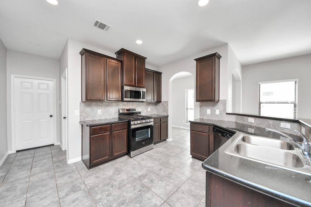 18314 Amalfi Coast Drive - Photo 21
