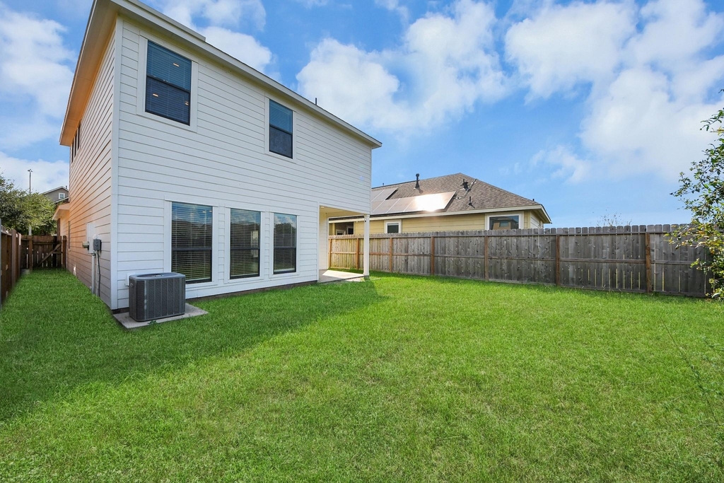 18314 Amalfi Coast Drive - Photo 5