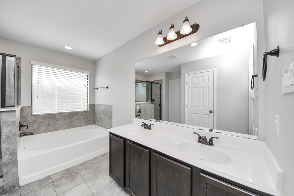 18314 Amalfi Coast Drive - Photo 29