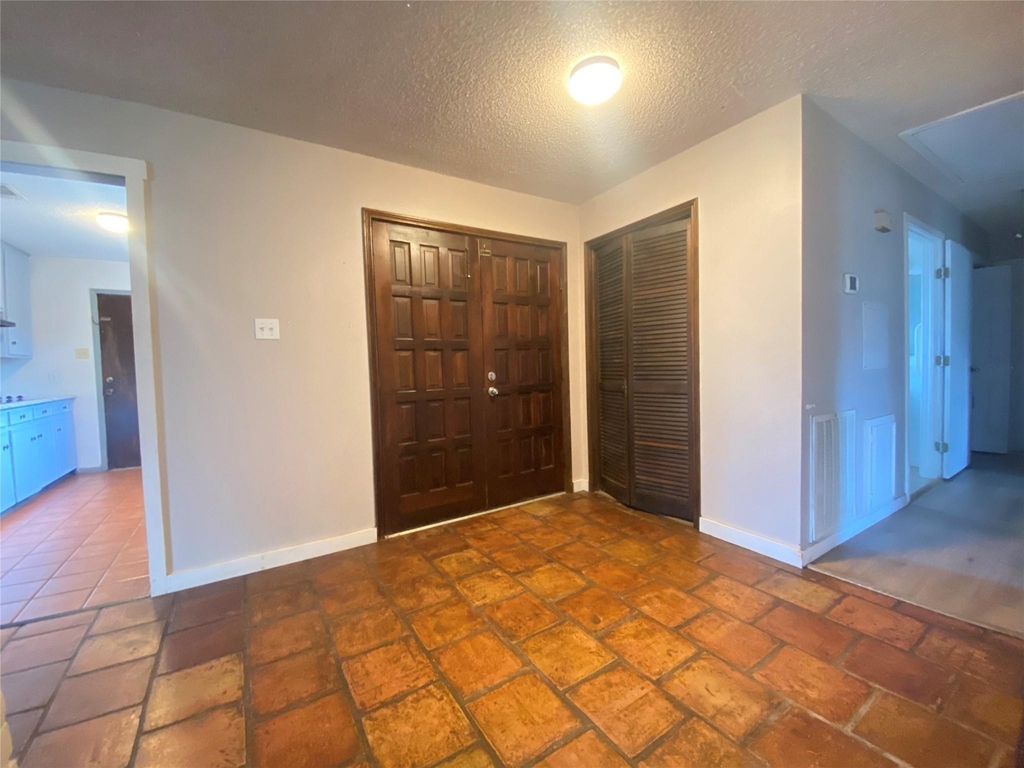 815 Ramada Drive - Photo 4
