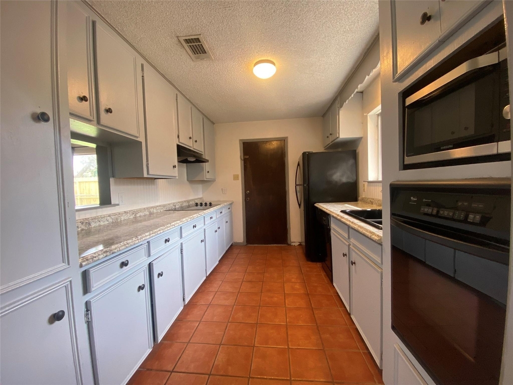 815 Ramada Drive - Photo 8