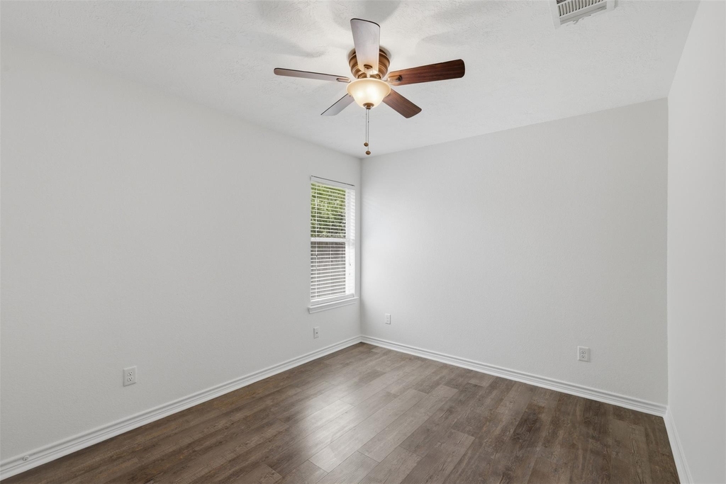 3907 Bridgeberry Court - Photo 8