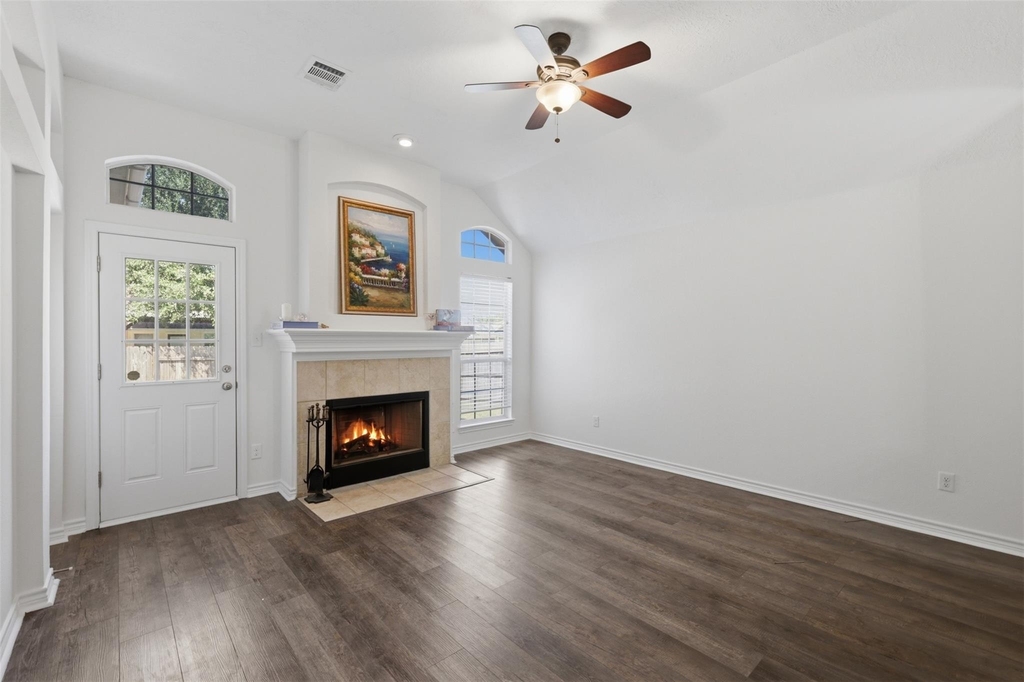 3907 Bridgeberry Court - Photo 2