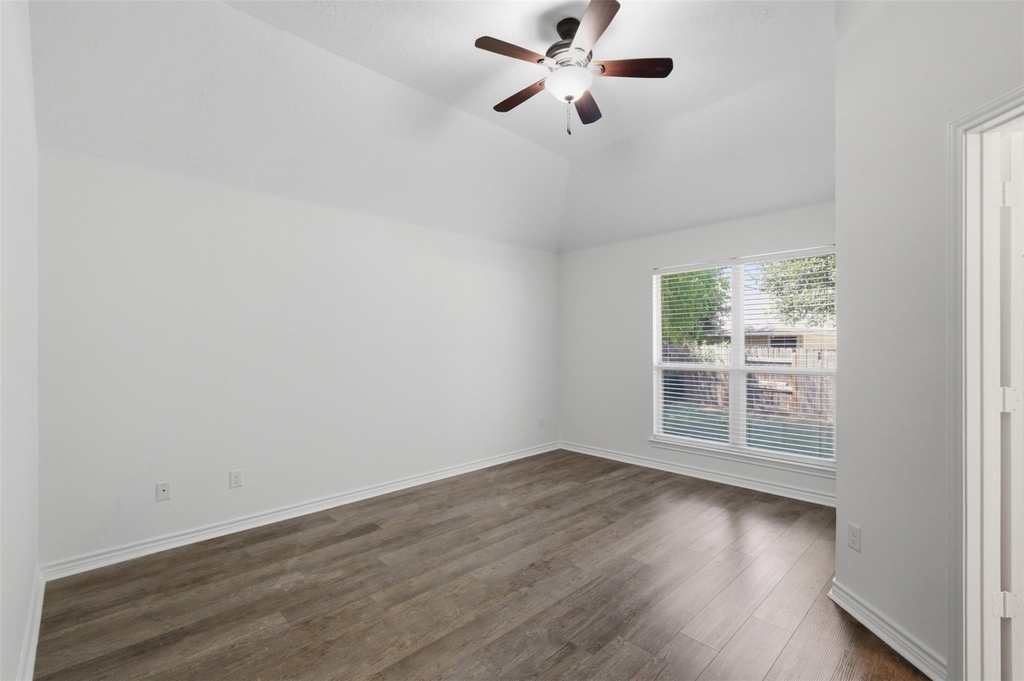3907 Bridgeberry Court - Photo 9