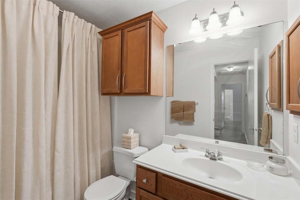 3907 Bridgeberry Court - Photo 7