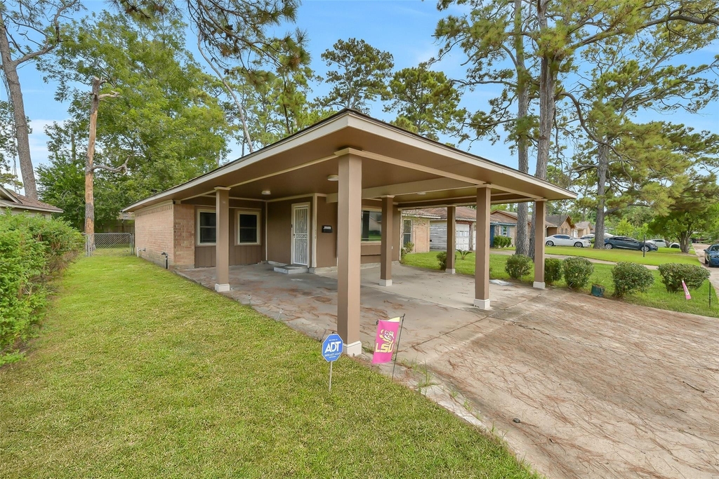 11226 Blades Street - Photo 2